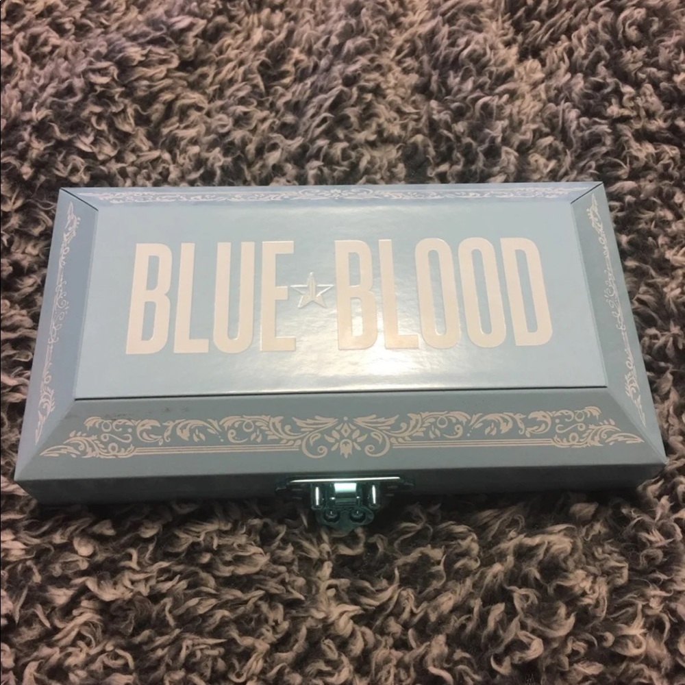 Blue blood pallet lightly used